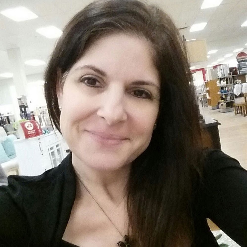 Meet your Posher, Lisa